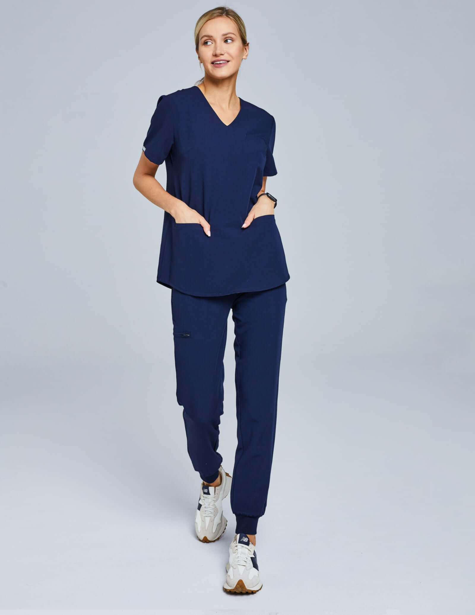 Grace Medical Sweatshirt – DUNKELNAVY