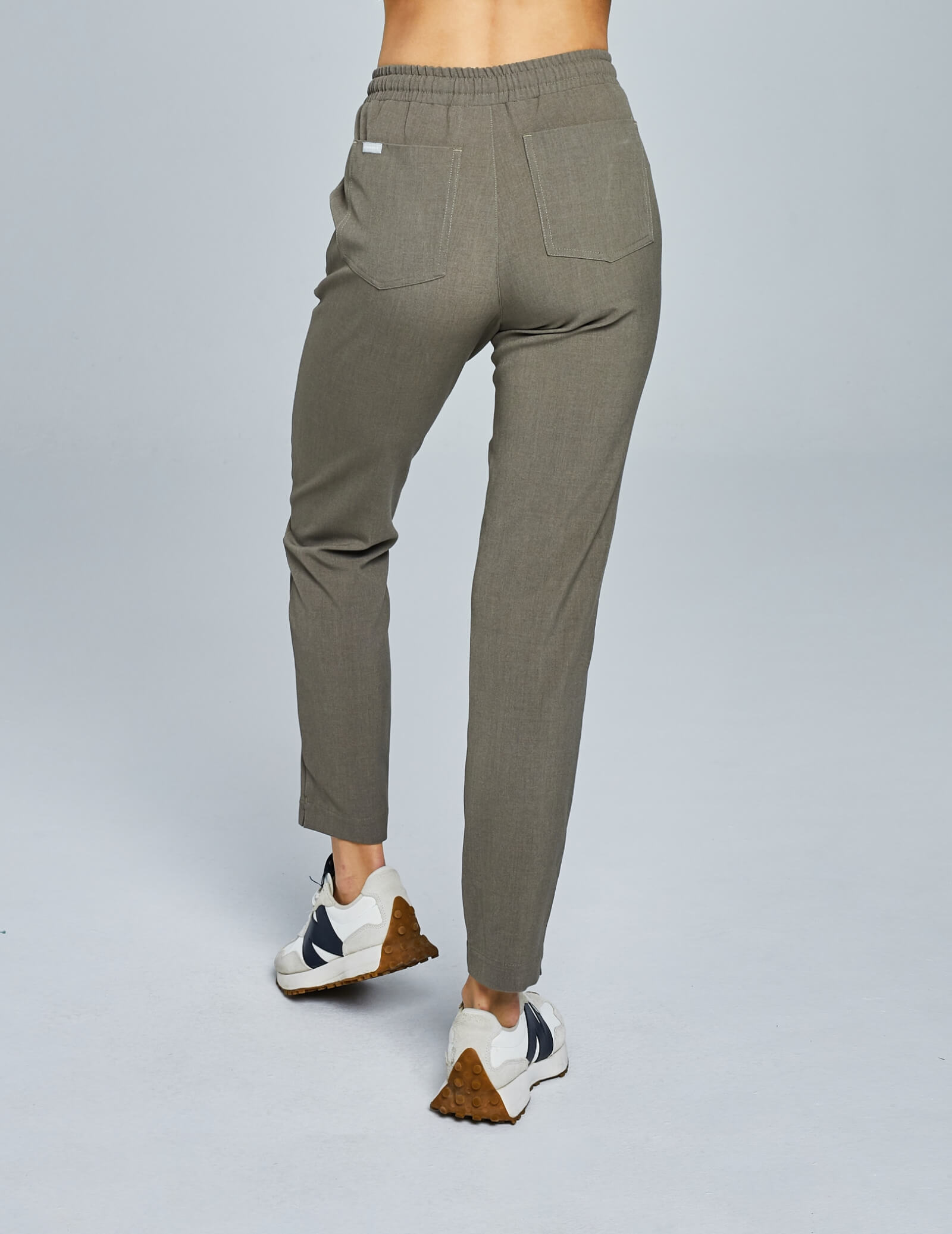 Basic-Damenhose – DUNKELSAND