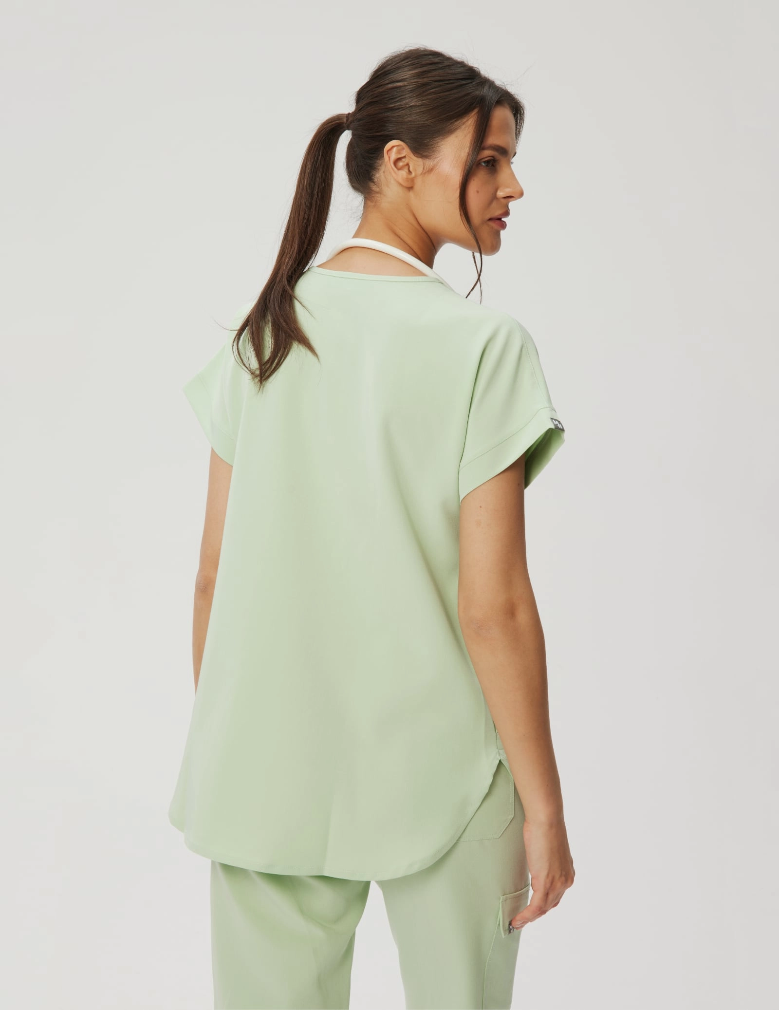 Medizinische Bluse Kendall - MATCHA LATTE