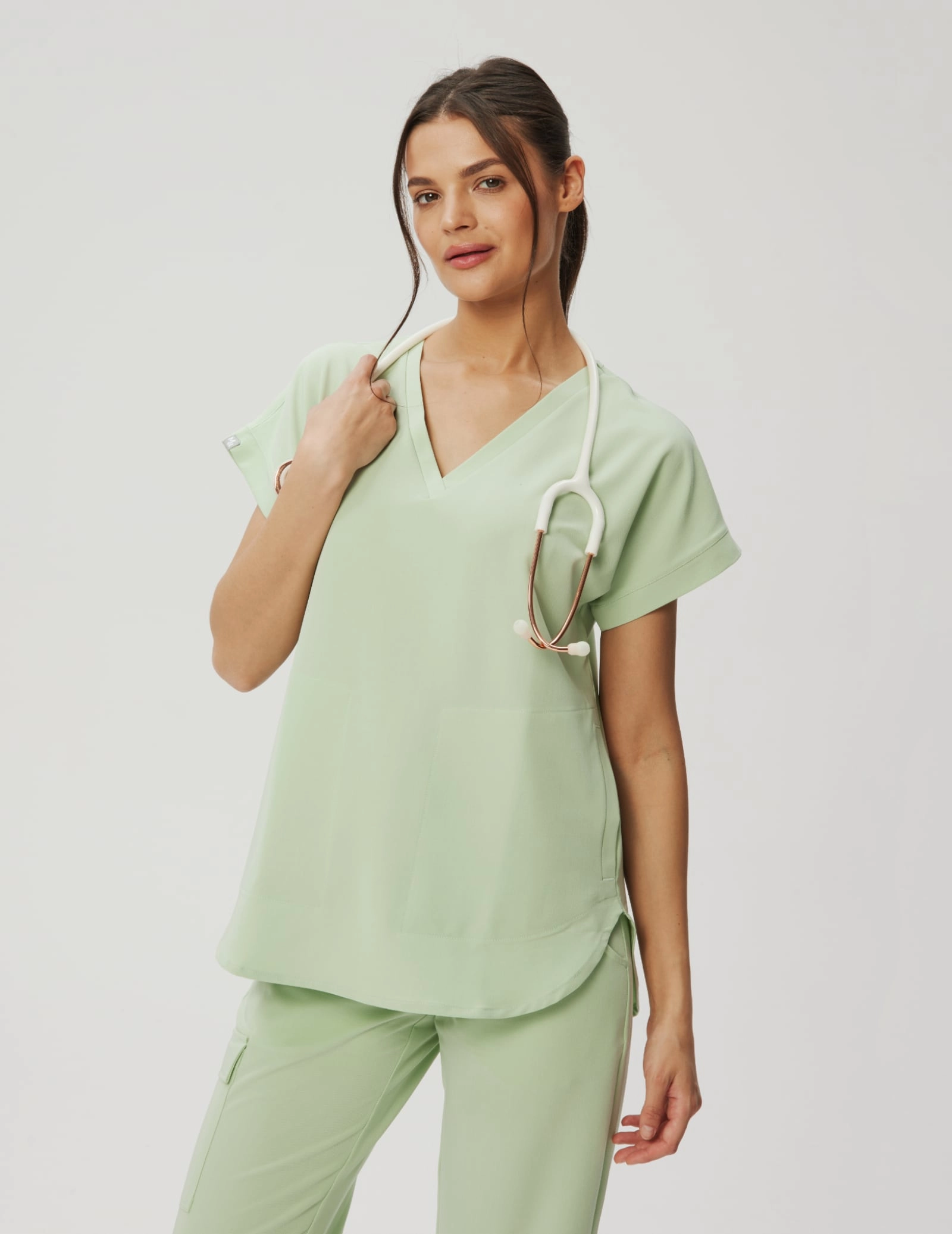 Medizinische Bluse Kendall - MATCHA LATTE